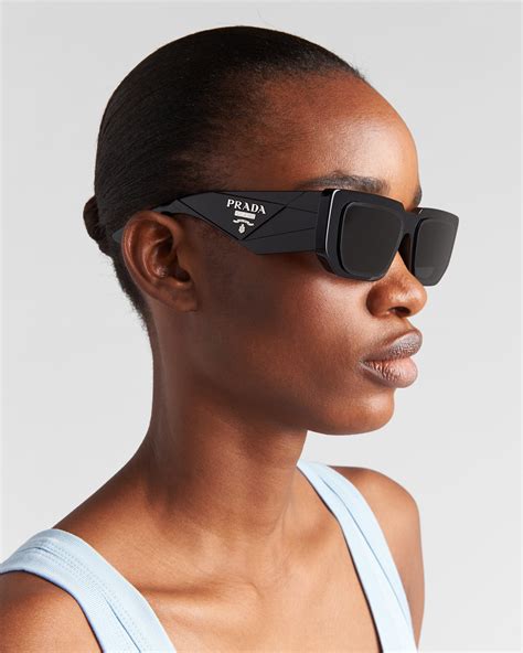 prada sunglasses women dubai